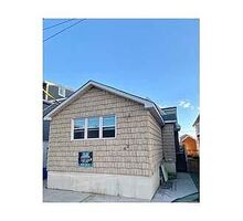  W 12th Rd