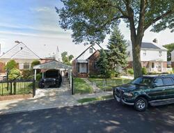  225th St