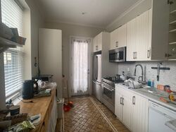  W 166th St