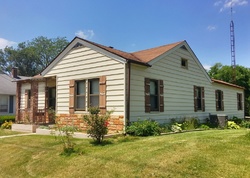  E Rollins St
