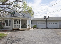  Hillcrest Dr