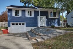  Gleneagles Dr