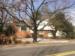  W Maple Ave