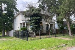  E 26th St