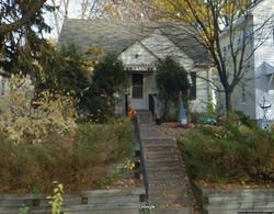  44th Ave S