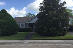  E Hutchinson Cir