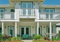  Pelican Cir