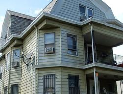  E 18th St