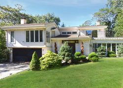  Laurel Dr