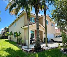  Palm Tree Ln