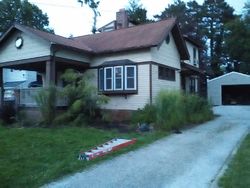  W 204th St