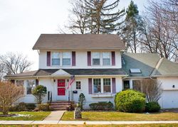  Saint Albans Pl