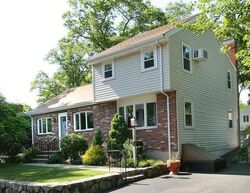  Catalpa St