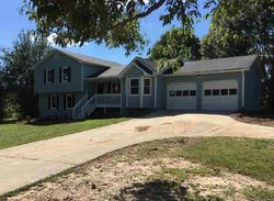  Lakeview Dr