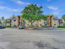  Palm Cir W Apt 307