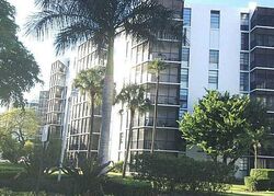 N Country Club Dr Apt