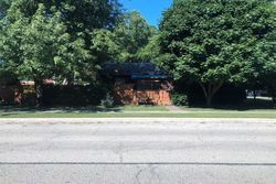  N Hale St