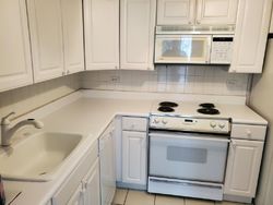  N Clark St Apt 202