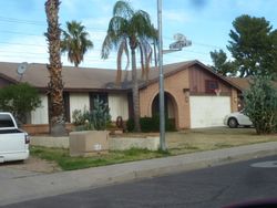  N 34th Ln