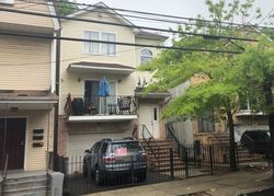  S 8th St