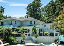  Oakmont Dr
