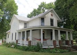  E Walnut St