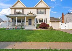  Syosset Cir