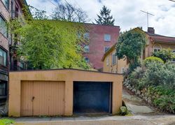  13th Ave E