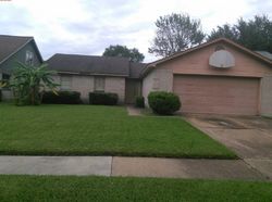  Oak Pines Dr