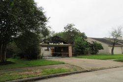  W Savile Cir