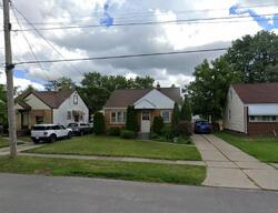  Roxborough Ave