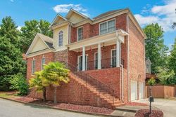  Summit Glen Ln Ne