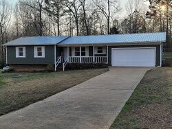  Hickory Ln
