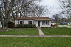  Lakeview Dr