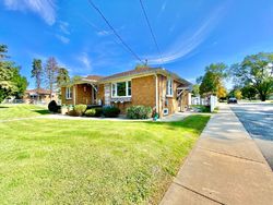  N Shabbona St