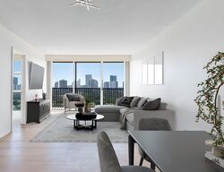 W Country Club Dr Apt