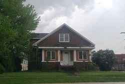  E 3rd St