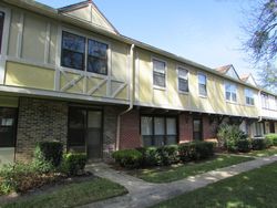  Sutton Pl N
