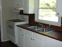  Hillcrest Cir