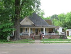  S Main St