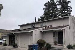  Foster Ct Apt 4
