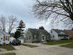  Woodside Dr Ne