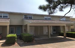  N Lagoon Dr Apt 4