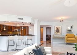 Ne 183rd St Unit 1007