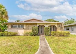  S Crescent Dr