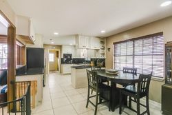  Knobcrest Dr