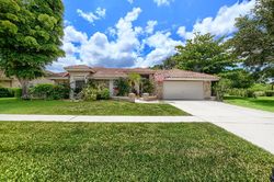  Island Lakes Ln