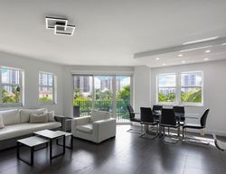  E Country Club Dr Apt