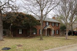  Meadowbrook Ln