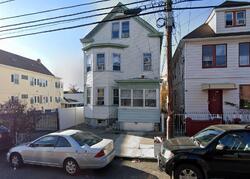  E 16th St